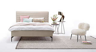 Möller Design Bett PAD 180 x 200 cm, BS 20 cm, KT: 111 cm, Bezug: Leder Trento Ivory PG 7 Möller Design Bett PAD 180 x 200 cm, BS 20 cm, KT: 111 cm, Bezug: Leder Trento Ivory PG 7