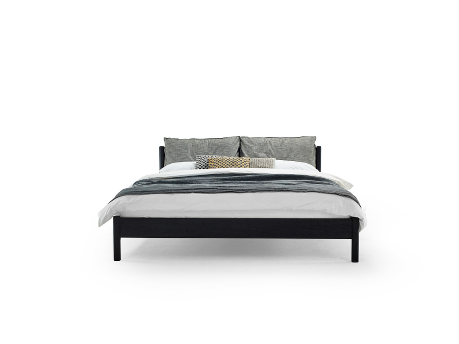 Möller Design Bett Liv 180 x 200 cm, BS , Eiche schwarz gebeizt, KT: 90 cm, Bezug: Sunniva 2 by Fanny Aronsen 242